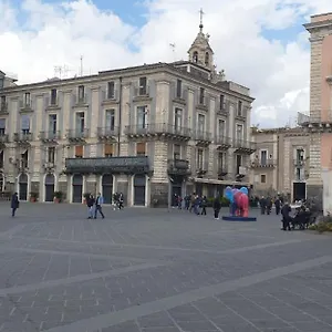 https://palazzo-la-piana-rooms.taorminaitalyhotels.com
