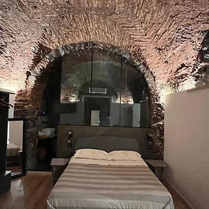 https://suite-gallo-catania.taorminaitalyhotels.com